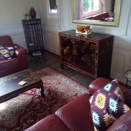 La Reposee * Larchamp