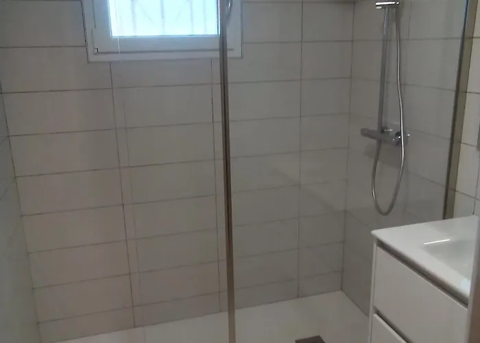 La Reposee * Larchamp